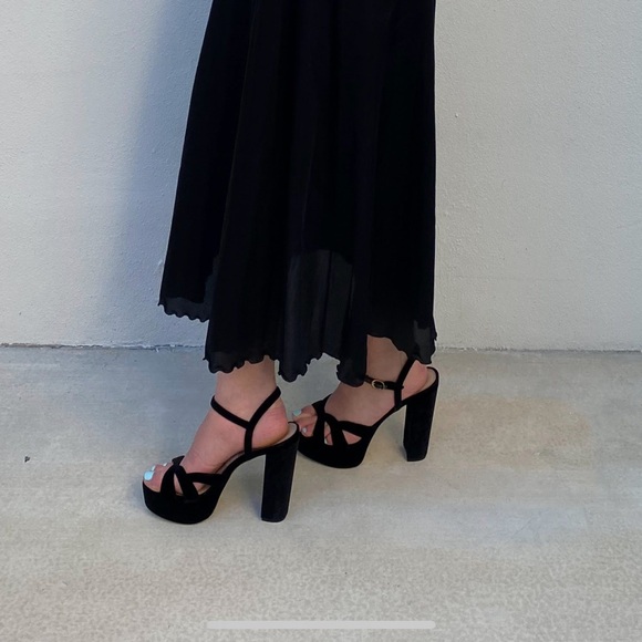 Stuart Weitzman platform strappy black velvet Heel. Size 9 1/2! - Picture 2 of 8